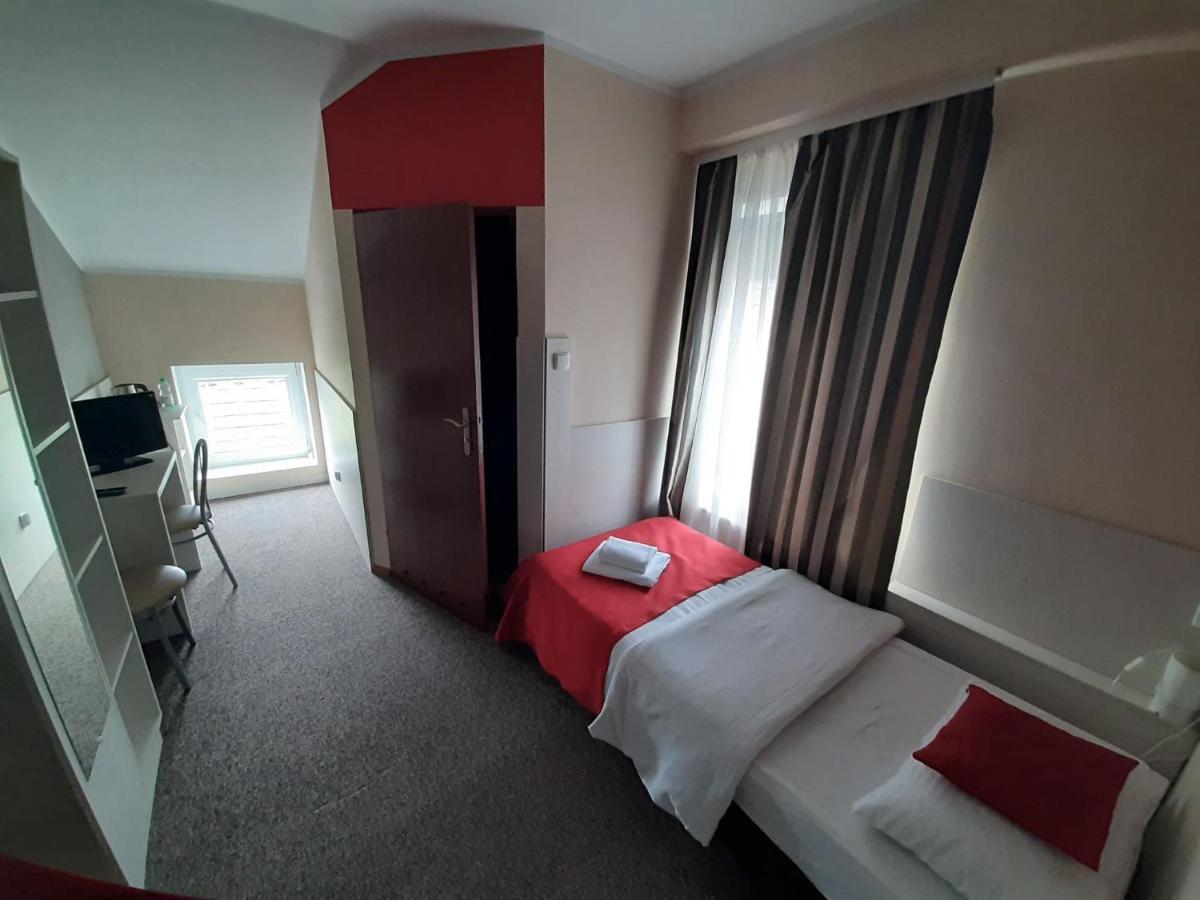 Hostel Przystanek Торунь Экстерьер фото