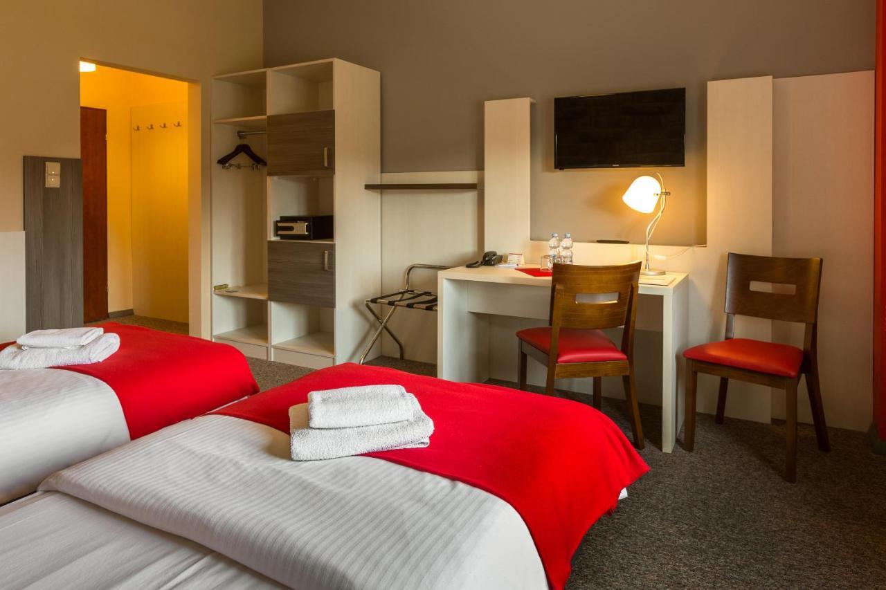 Hostel Przystanek Торунь Экстерьер фото