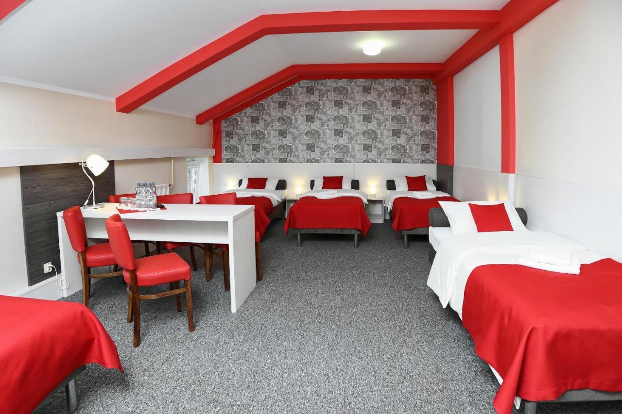 Hostel Przystanek Торунь Экстерьер фото